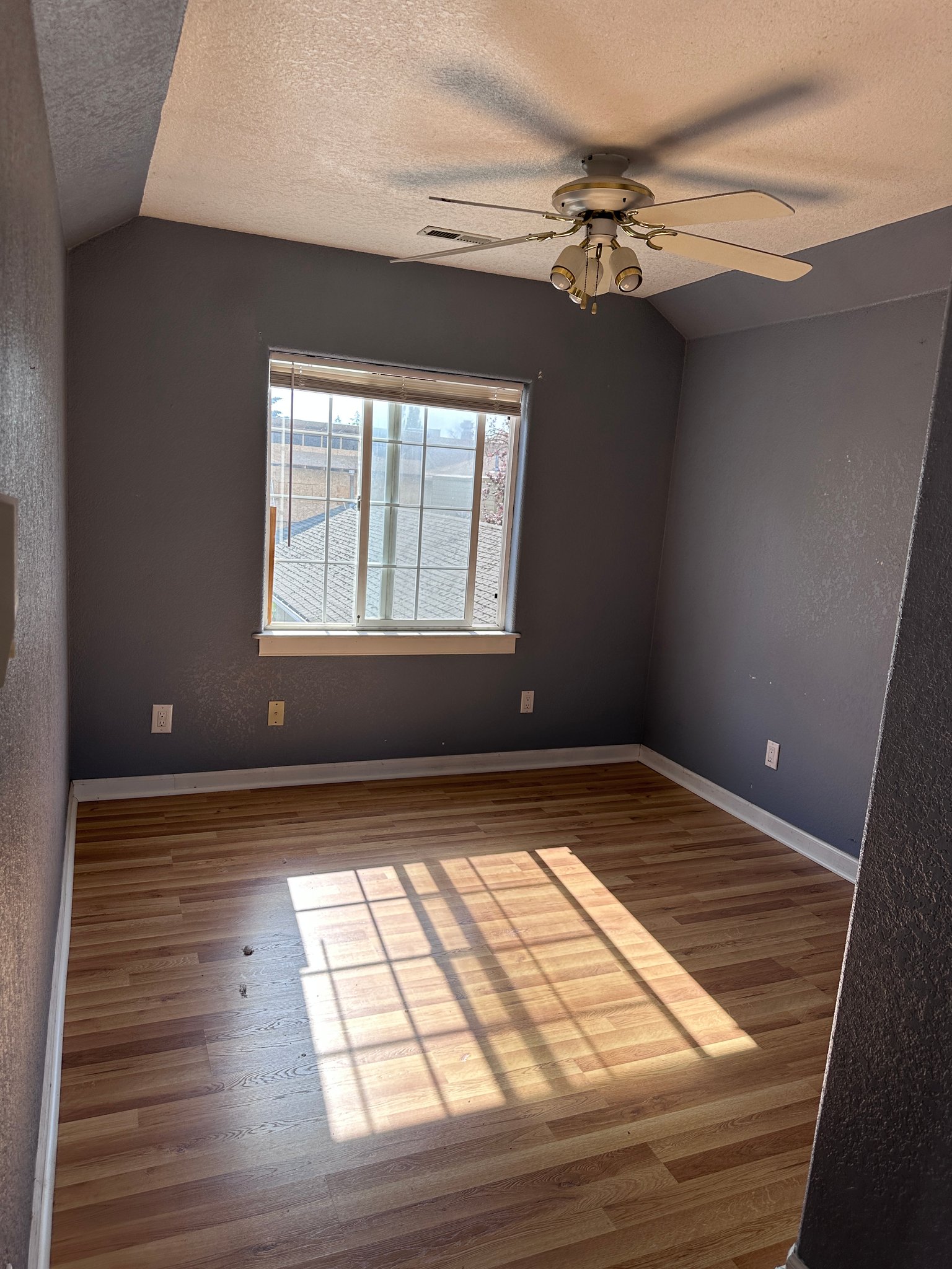 Portland Single Room: 3100 se 122nd ave