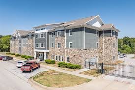 SPRINGFIELD Apartment: 2645 W Delmar