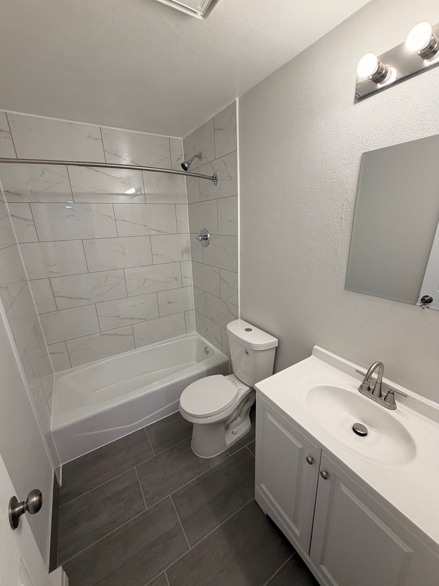 Belvidere Apartment: 210 High Line St