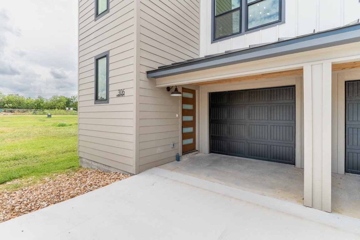 Marble Falls Townhome: 306 South Avenue P