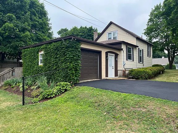 Crystal Lake House: 185 N Main St