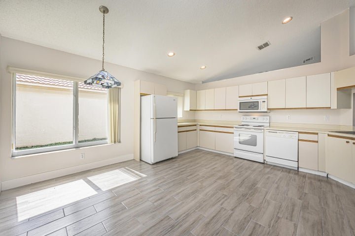 Boynton Beach Single Room: 5148 Rosen Boulevard