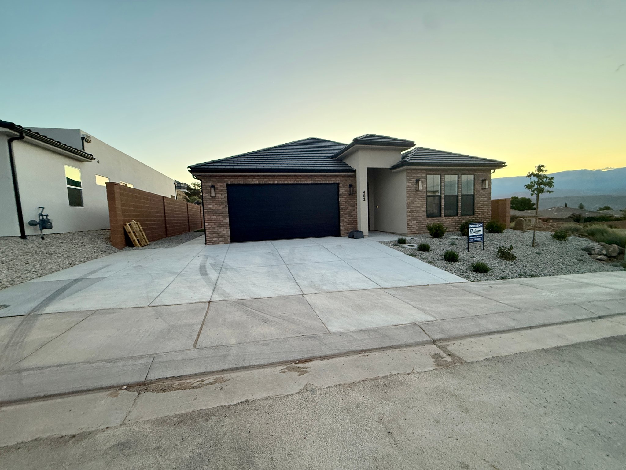 Hurricane House: 402 S 2250 W