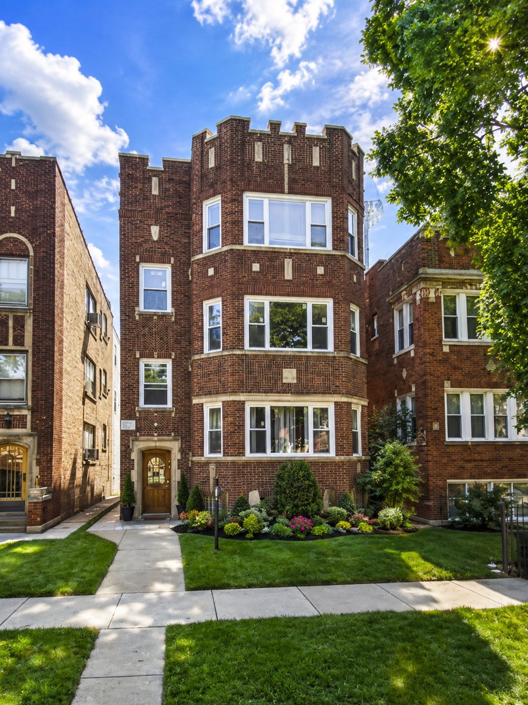 Chicago Apartment: 8143 s Evan's