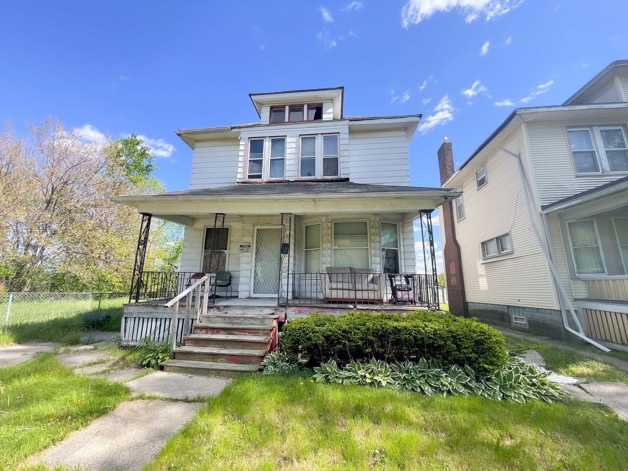 Highland Park House: 227 W Grand Street