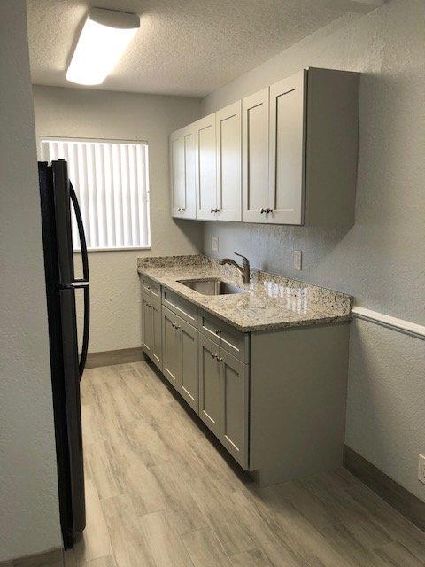 Lantana Apartment: 1611 Green Lane