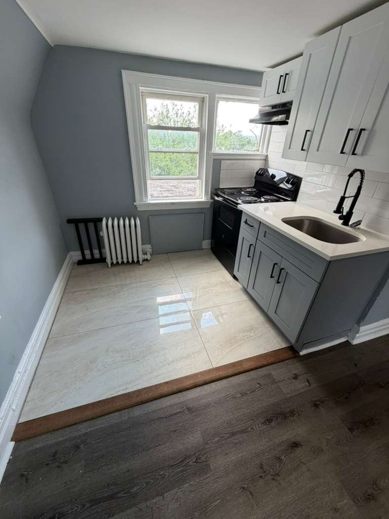 Newark Apartment: 521 South 16th St