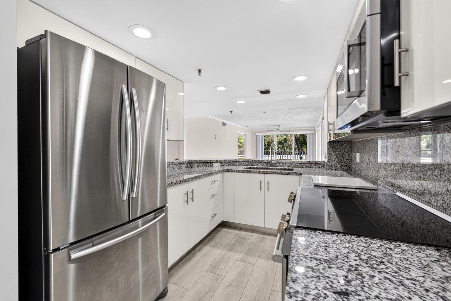 West Palm Beach Condo: 3901 S Flagler Drive 204
