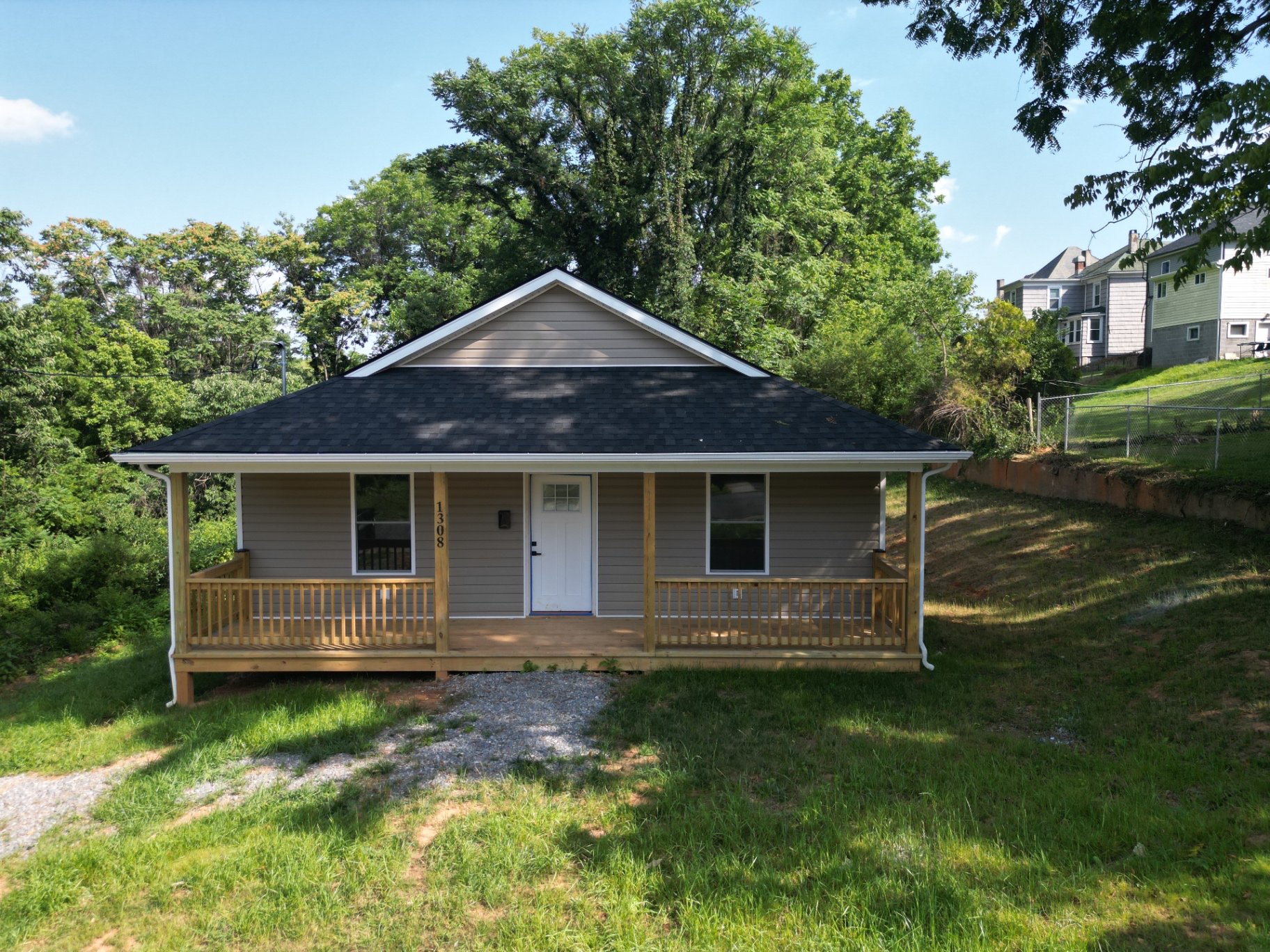 Lynchburg House: 1308 16th St