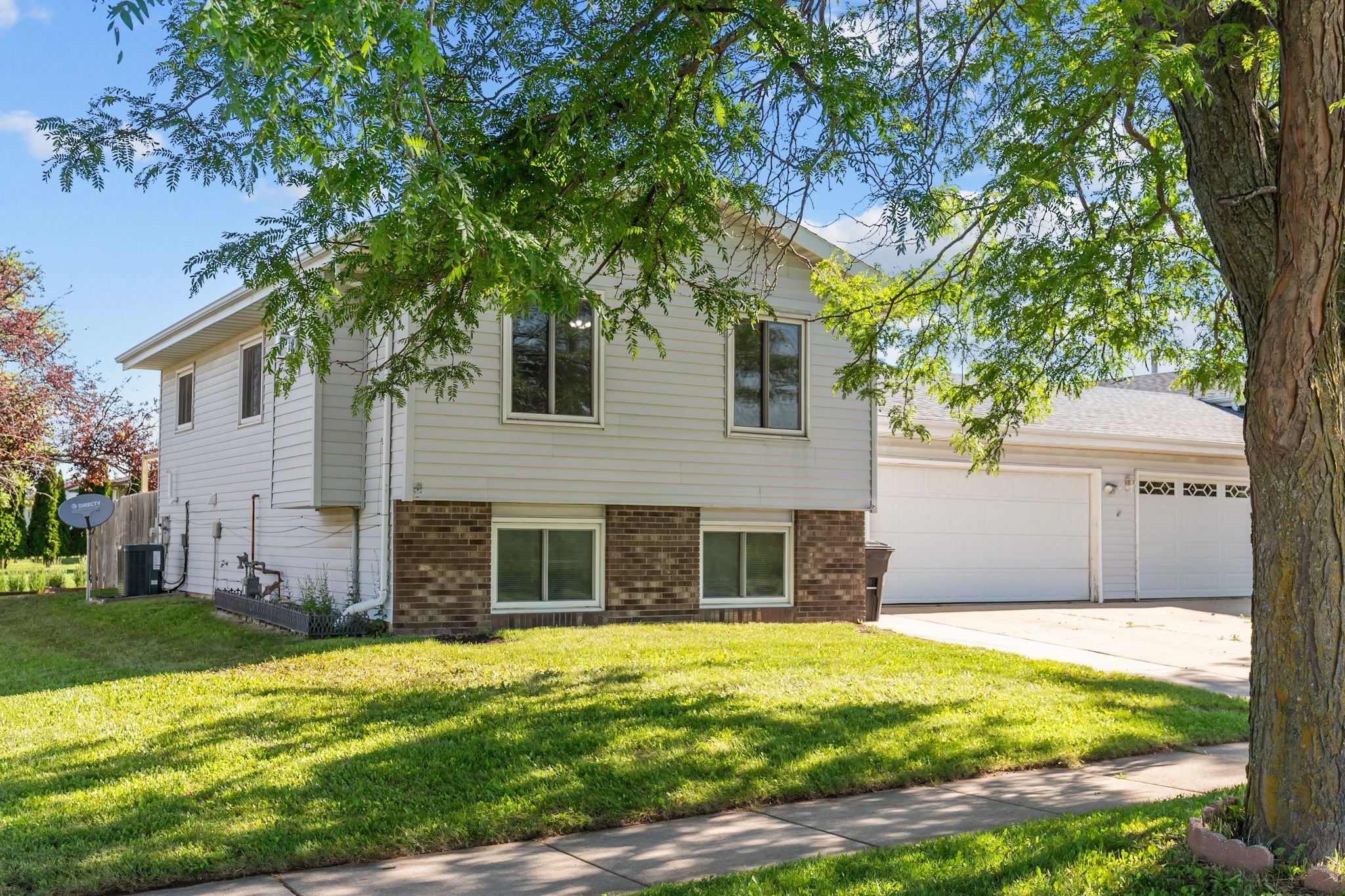 Appleton Townhome: 1626 E Capitol Dr