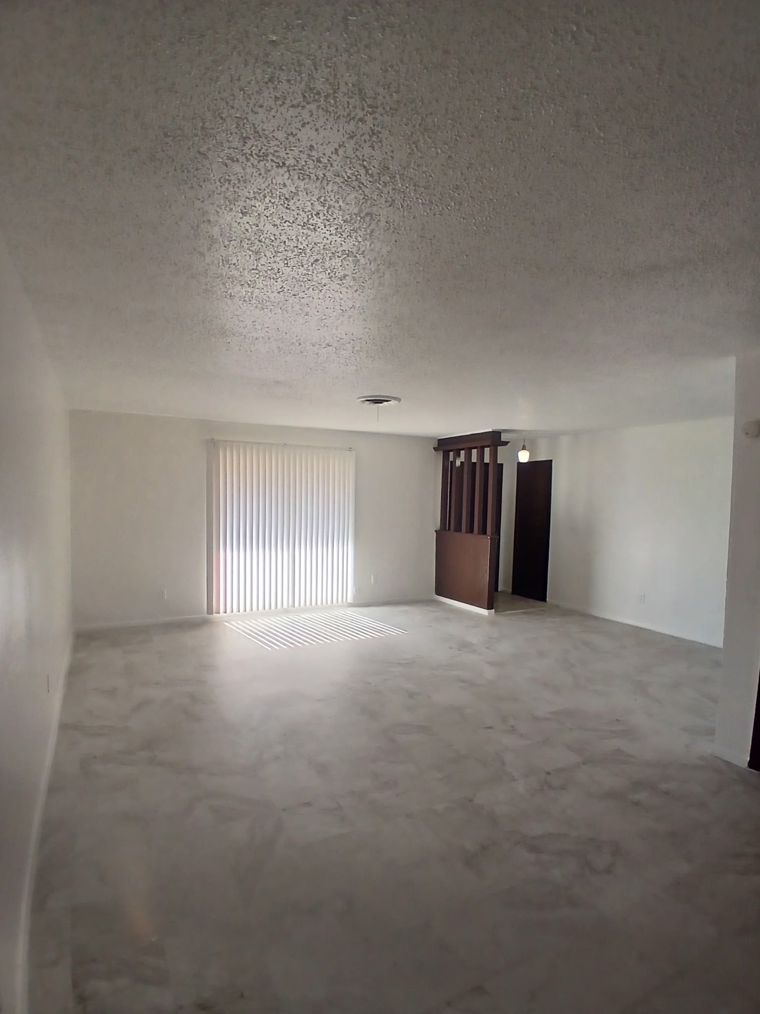 Dumas Apartment: 1406 E 1st St