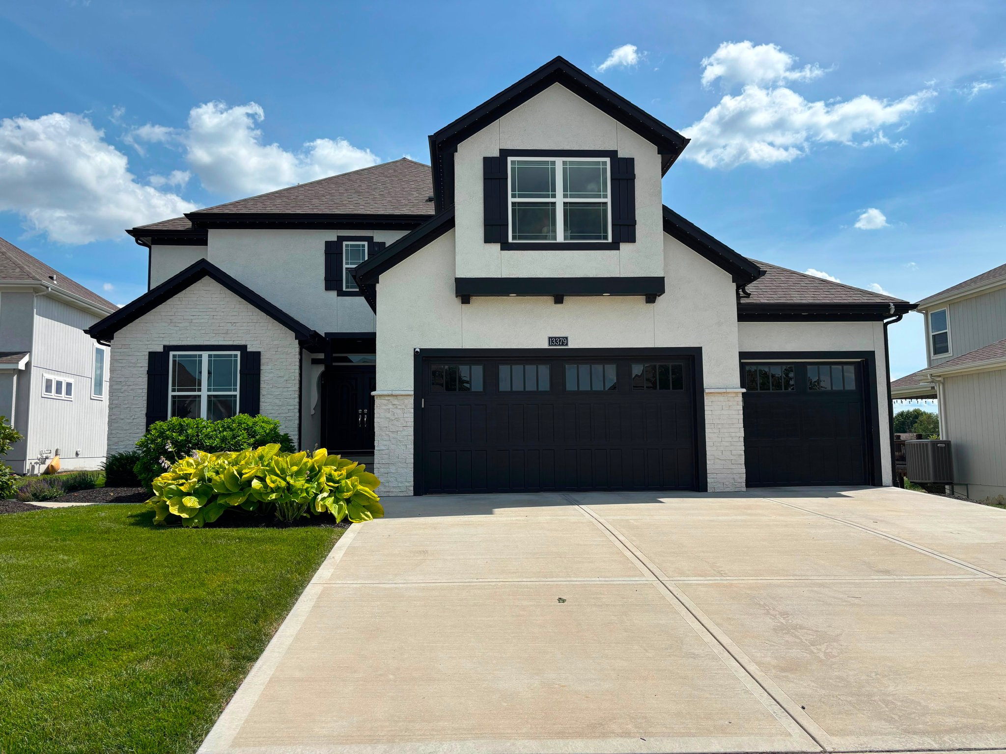 Olathe House: 13379 W 147th ST
