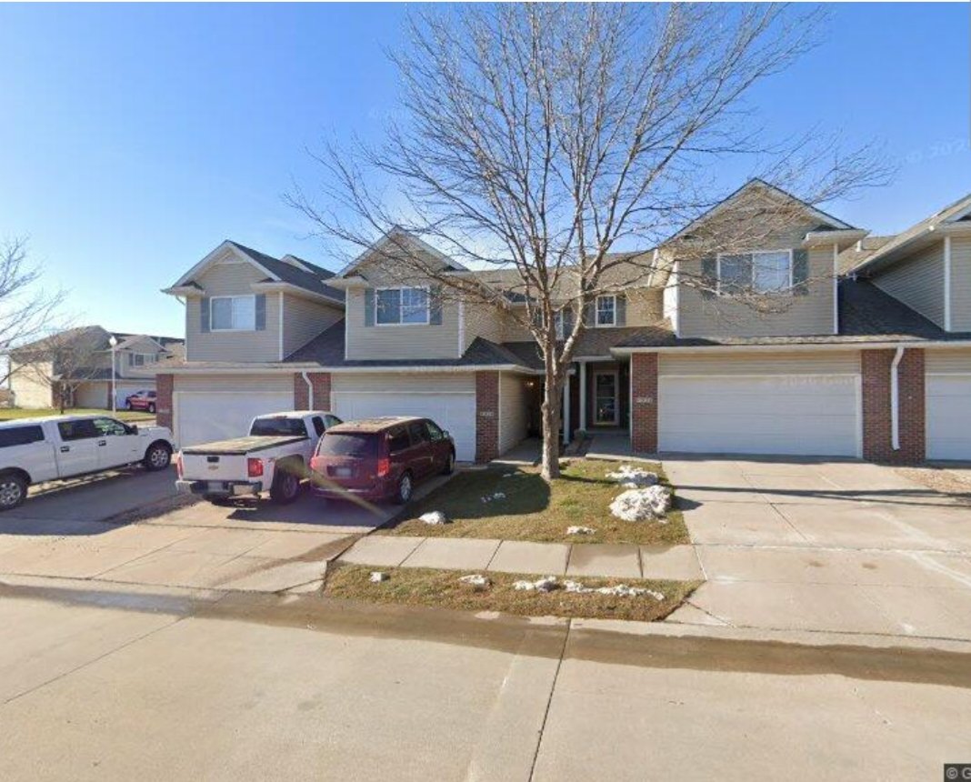 Lincoln Townhome: 1326 W Carnoustie Ct