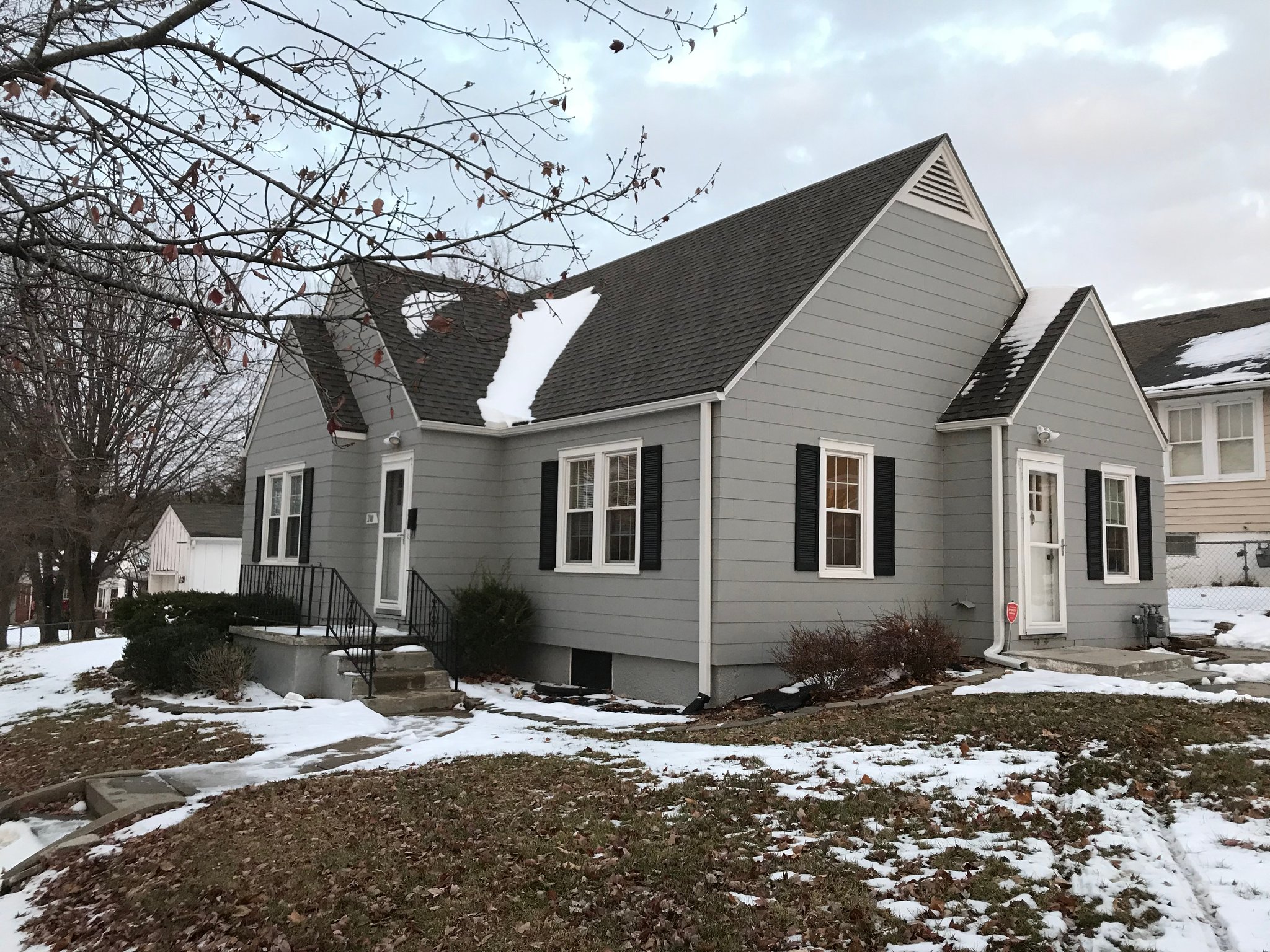 Pleasant Hill House: 200 N Randolph