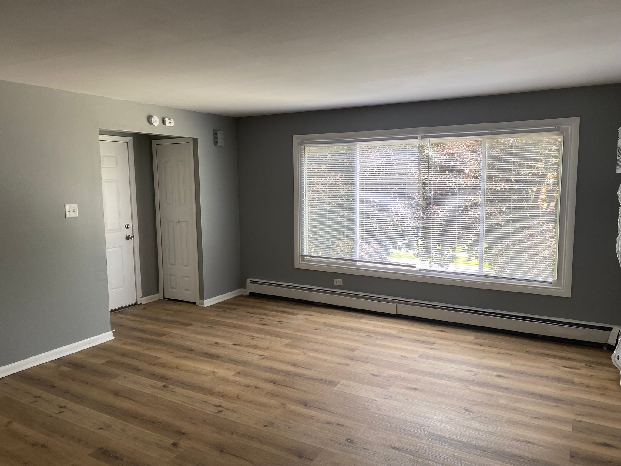 Calumet City Apartment: 74 S. Yates Ave