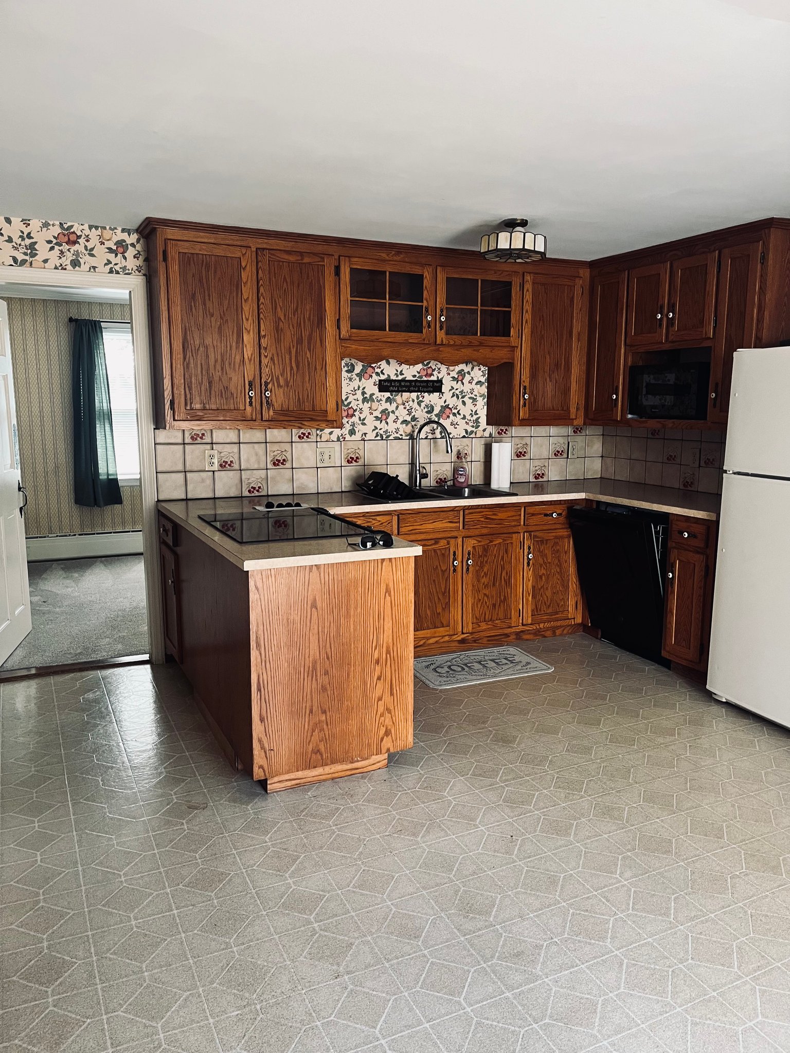 Falmouth Apartment: 100 Winn Rd