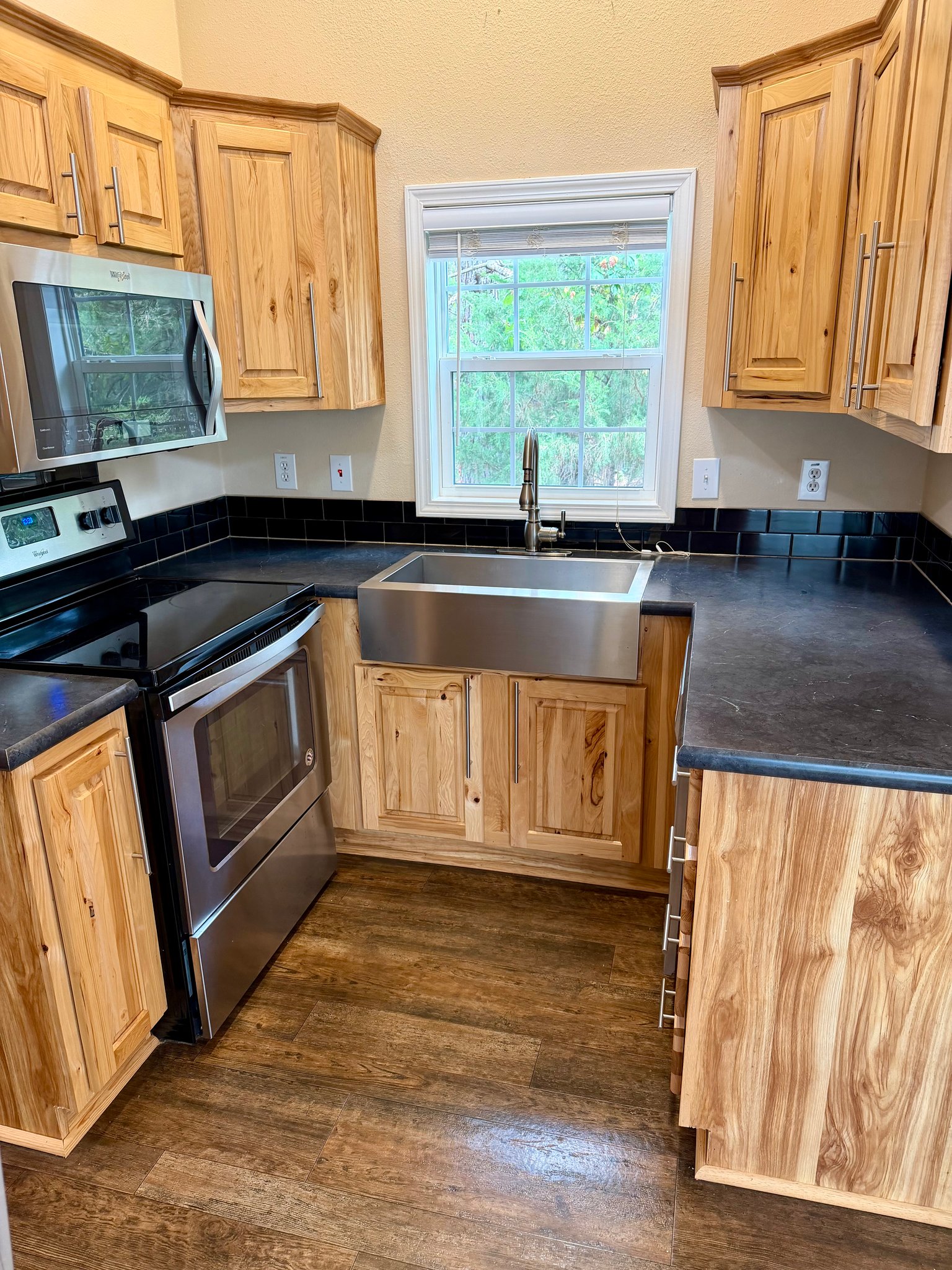 Lindale House: 17398 Countrywood
