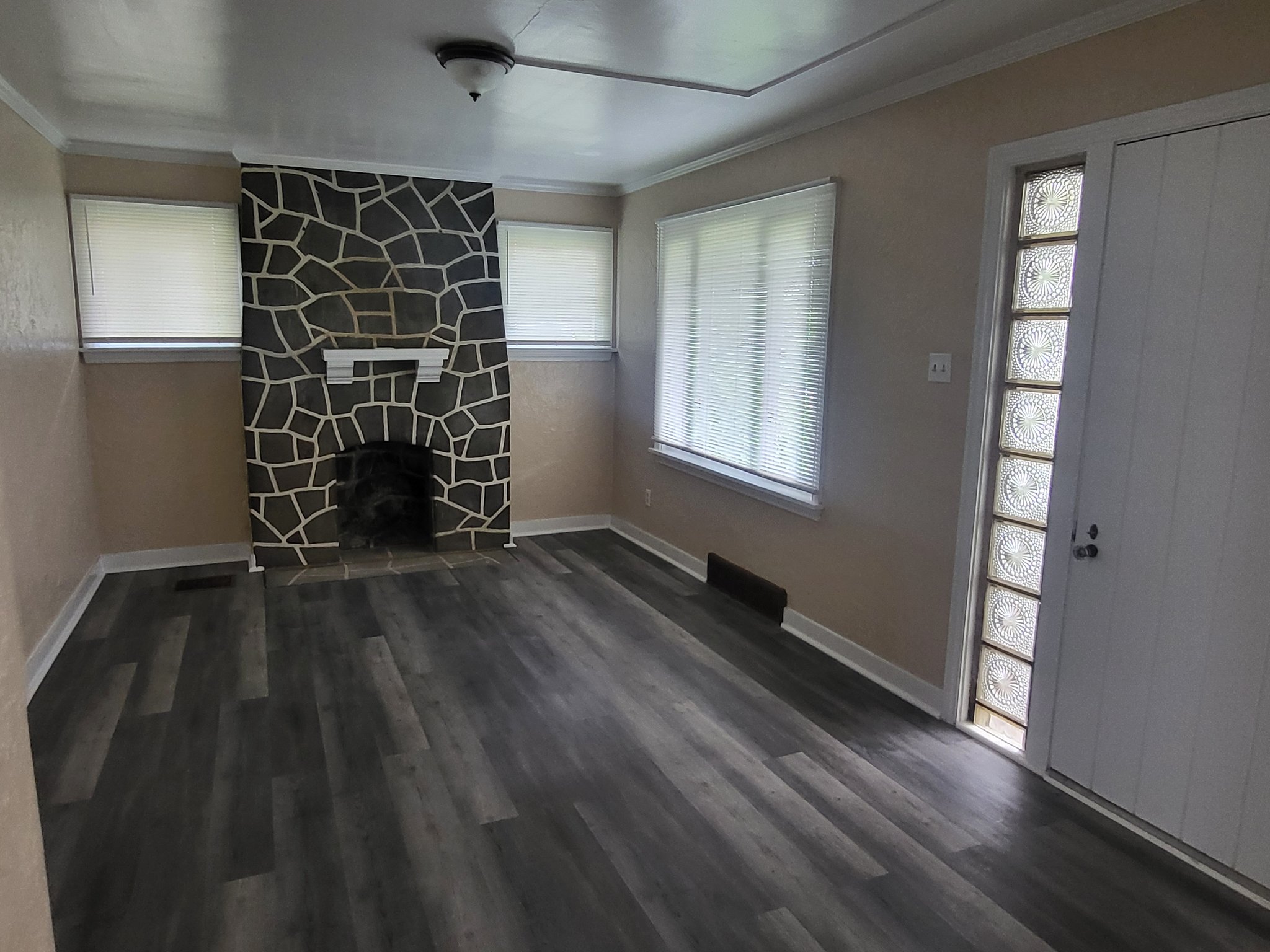 White Oak House: 1104 Monongahela Blvd.