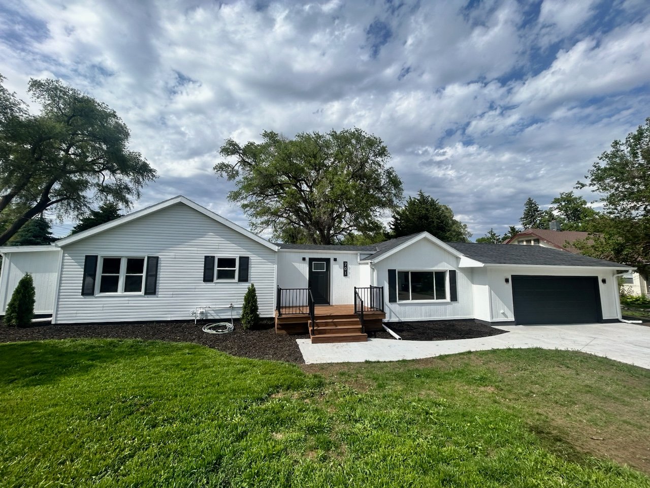Omaha House: 701 N 85th Street