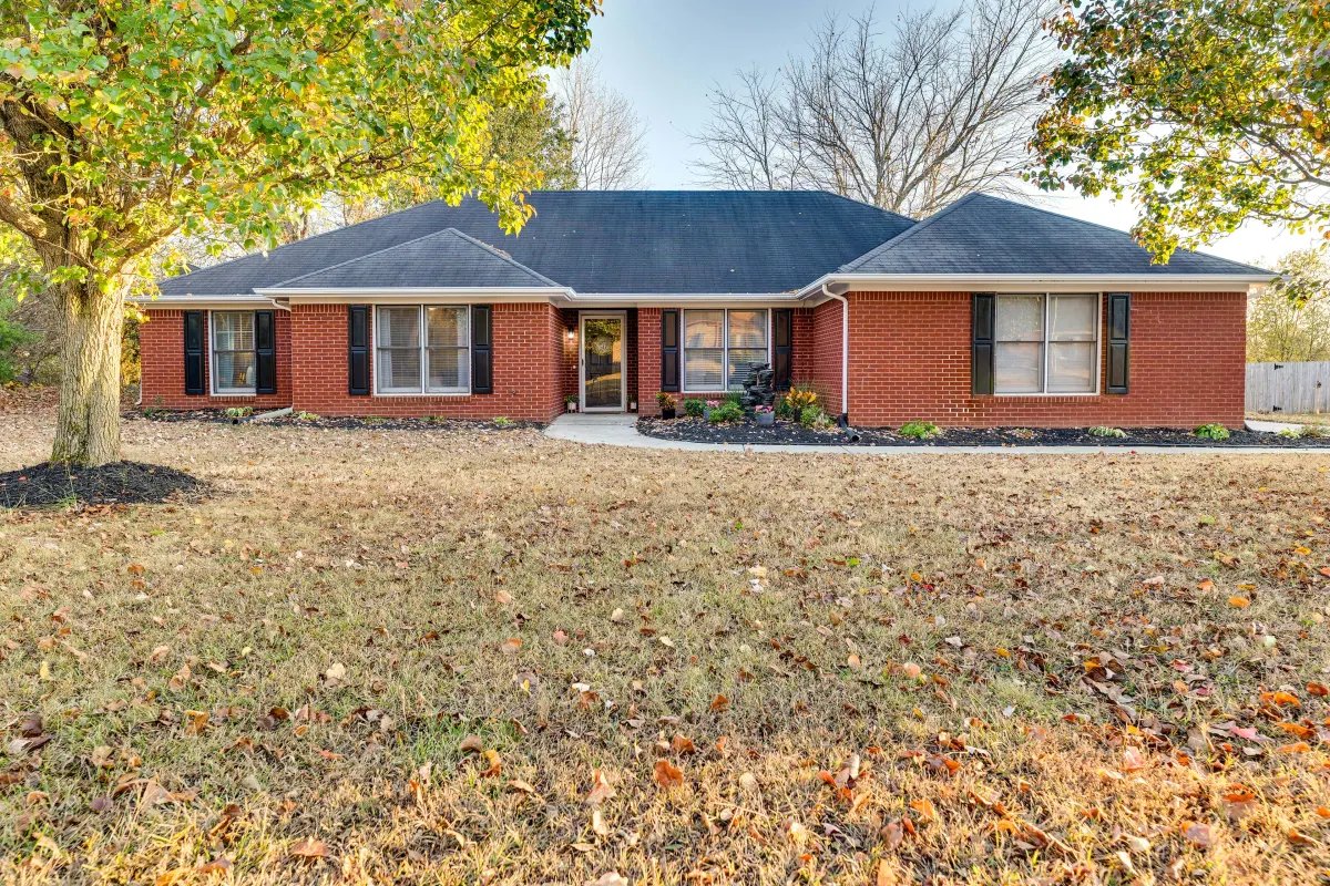 Madison House: 108 Adalene Ln