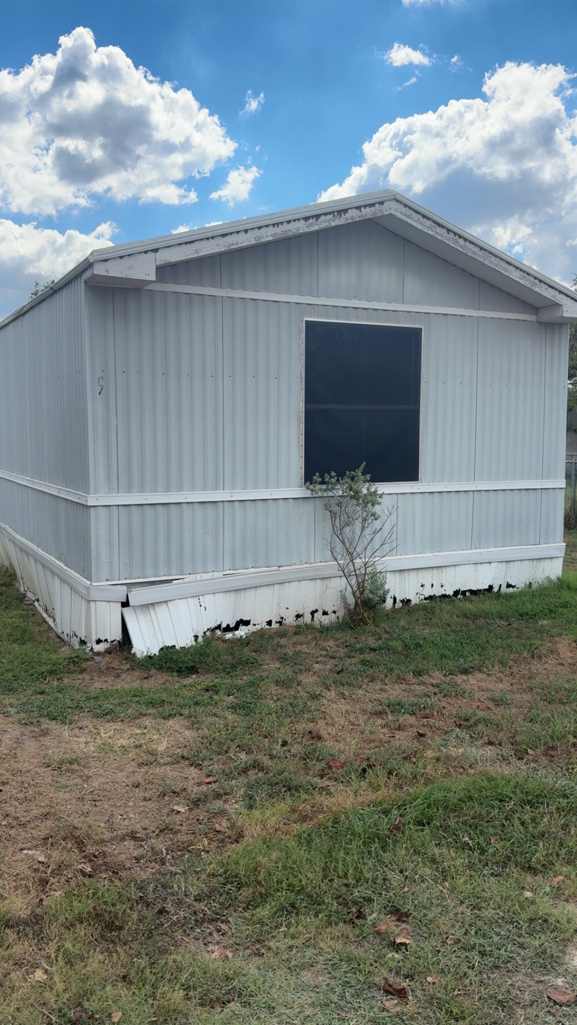clyde House: 1517 gas house rd