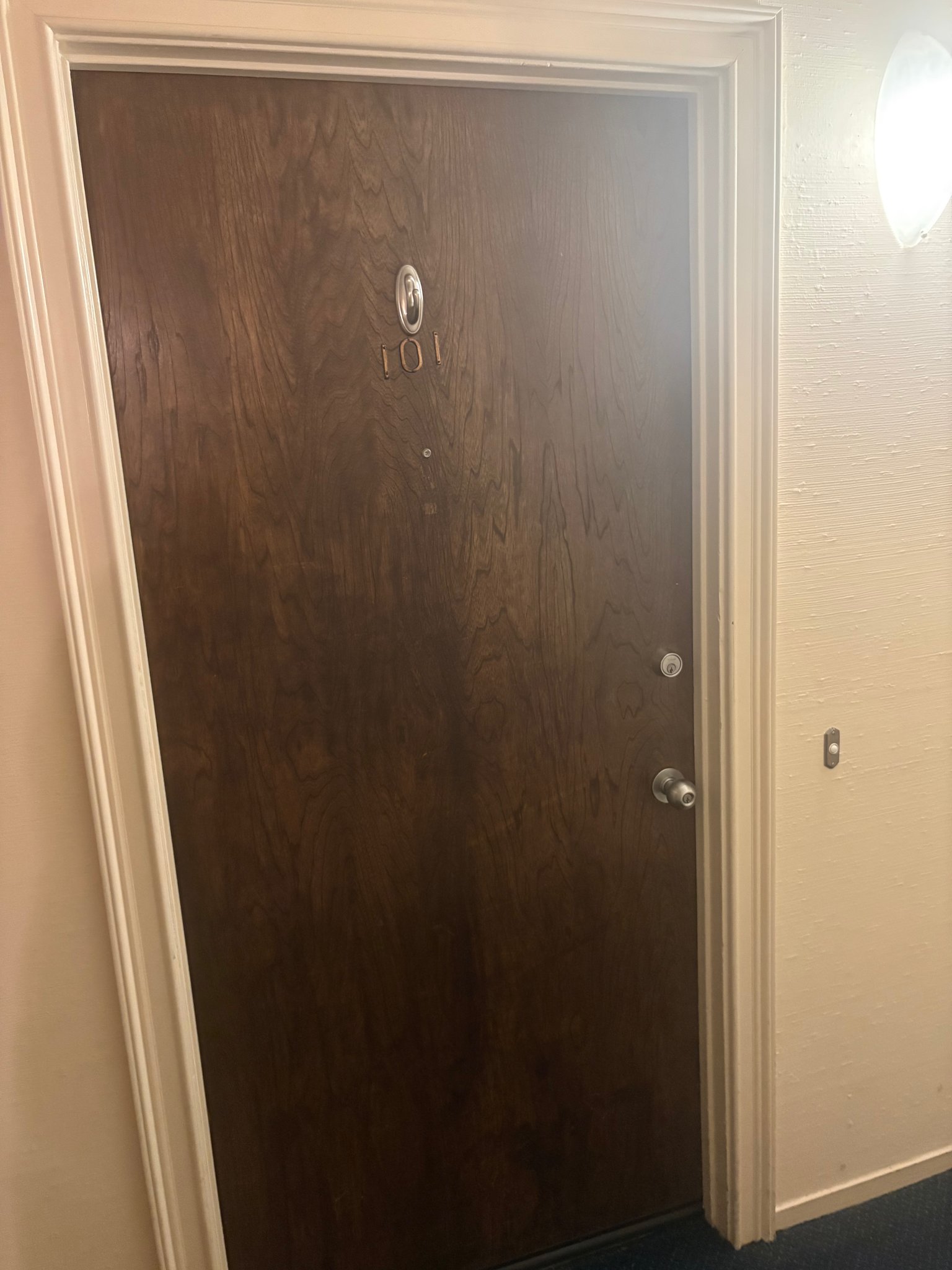 Oakland Apartment: 3840 Howe St