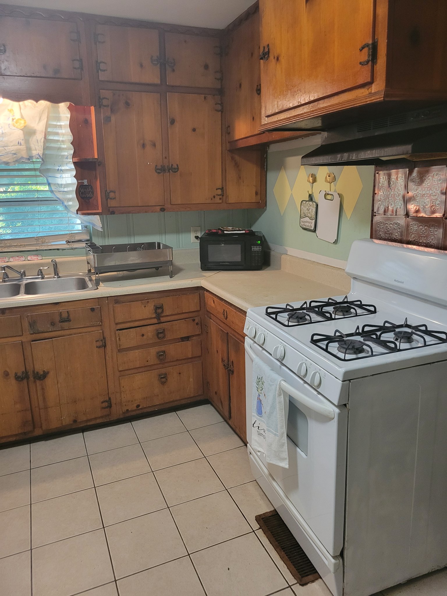 Decatur House: 2716 Cocklebur Rd