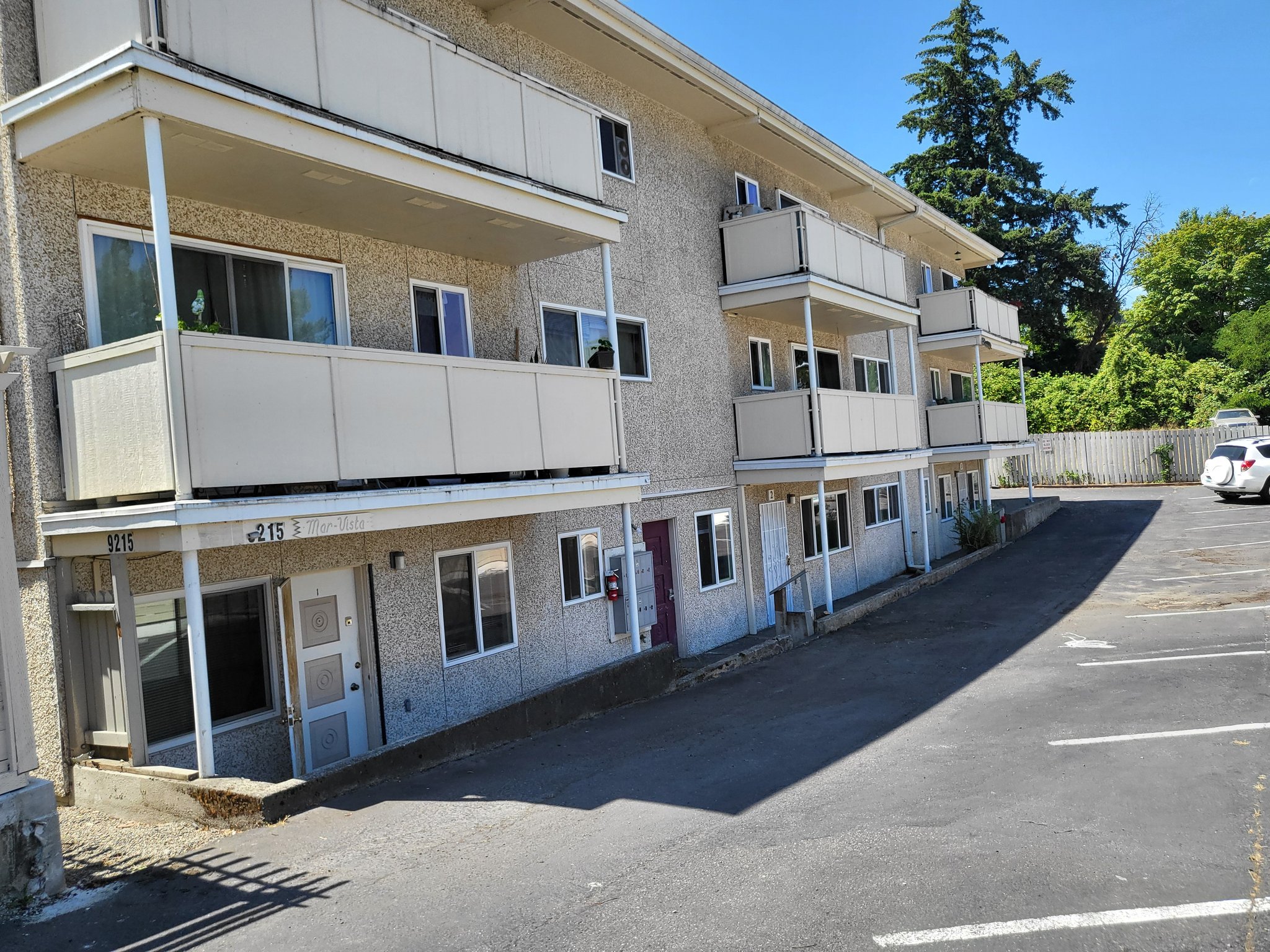 Seattle Apartment: 9215 56th Avenue South