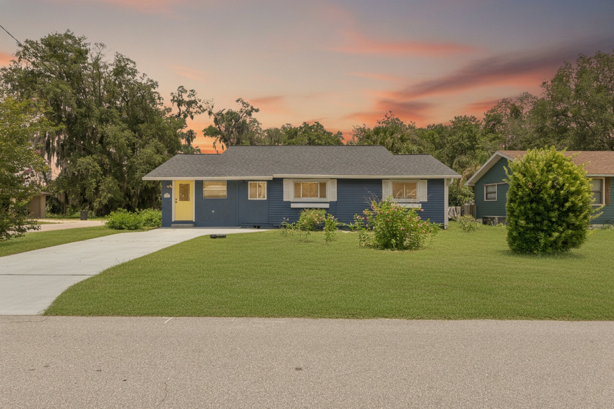 Deland House: 811 w wisconsin