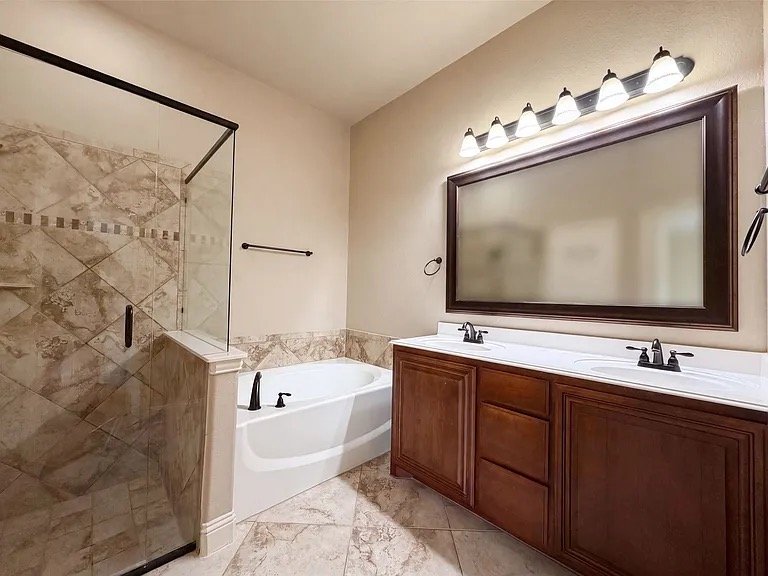 Mansfield House: 4307 Gleneagles Dr
