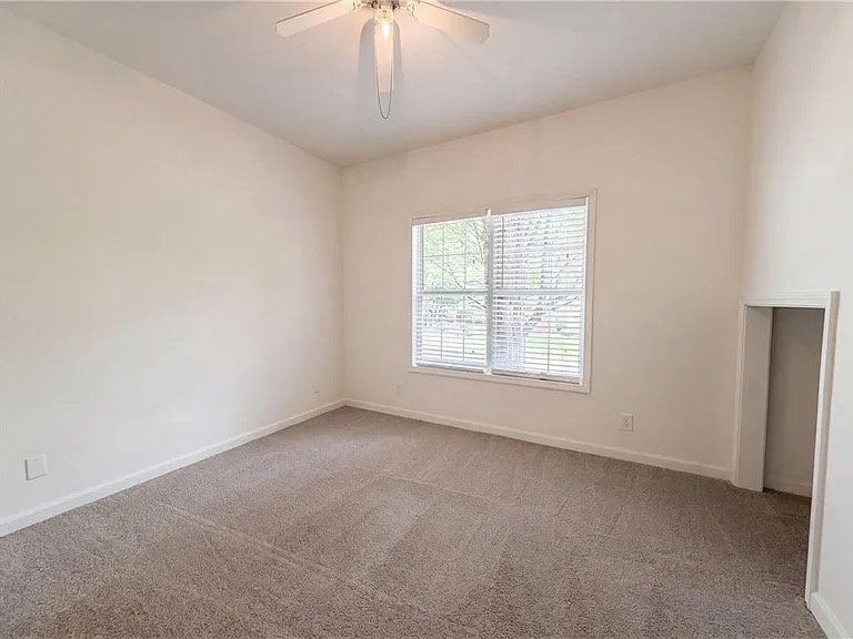 Kennesaw House: 3912 McGuire Way NW