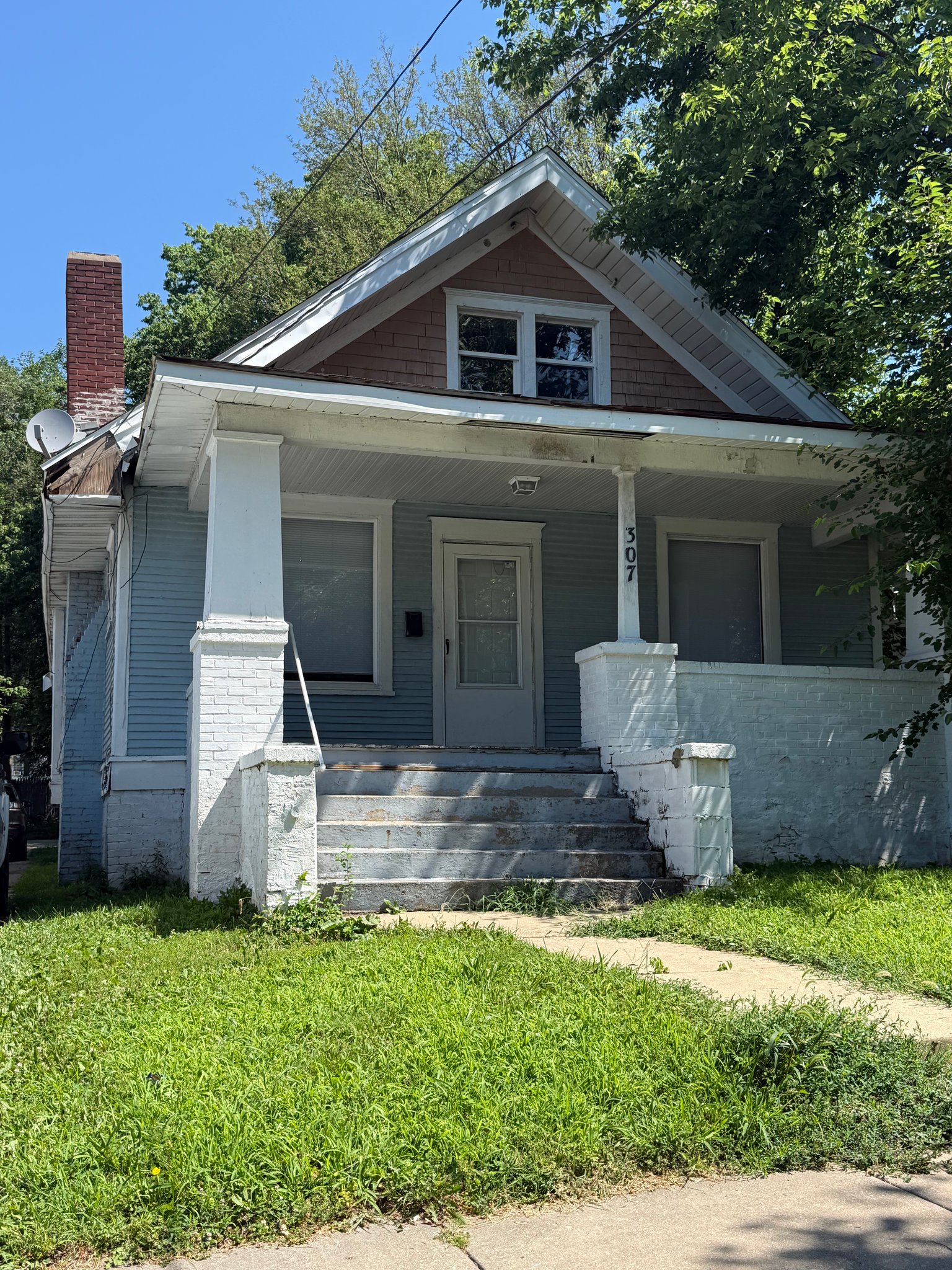 Peoria House: 307 E Arcadia Ave