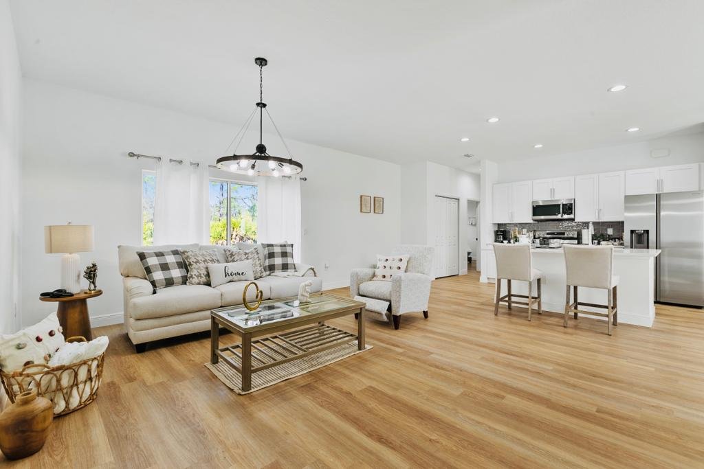 Port Charlotte House: 5259 Wentworth Rd