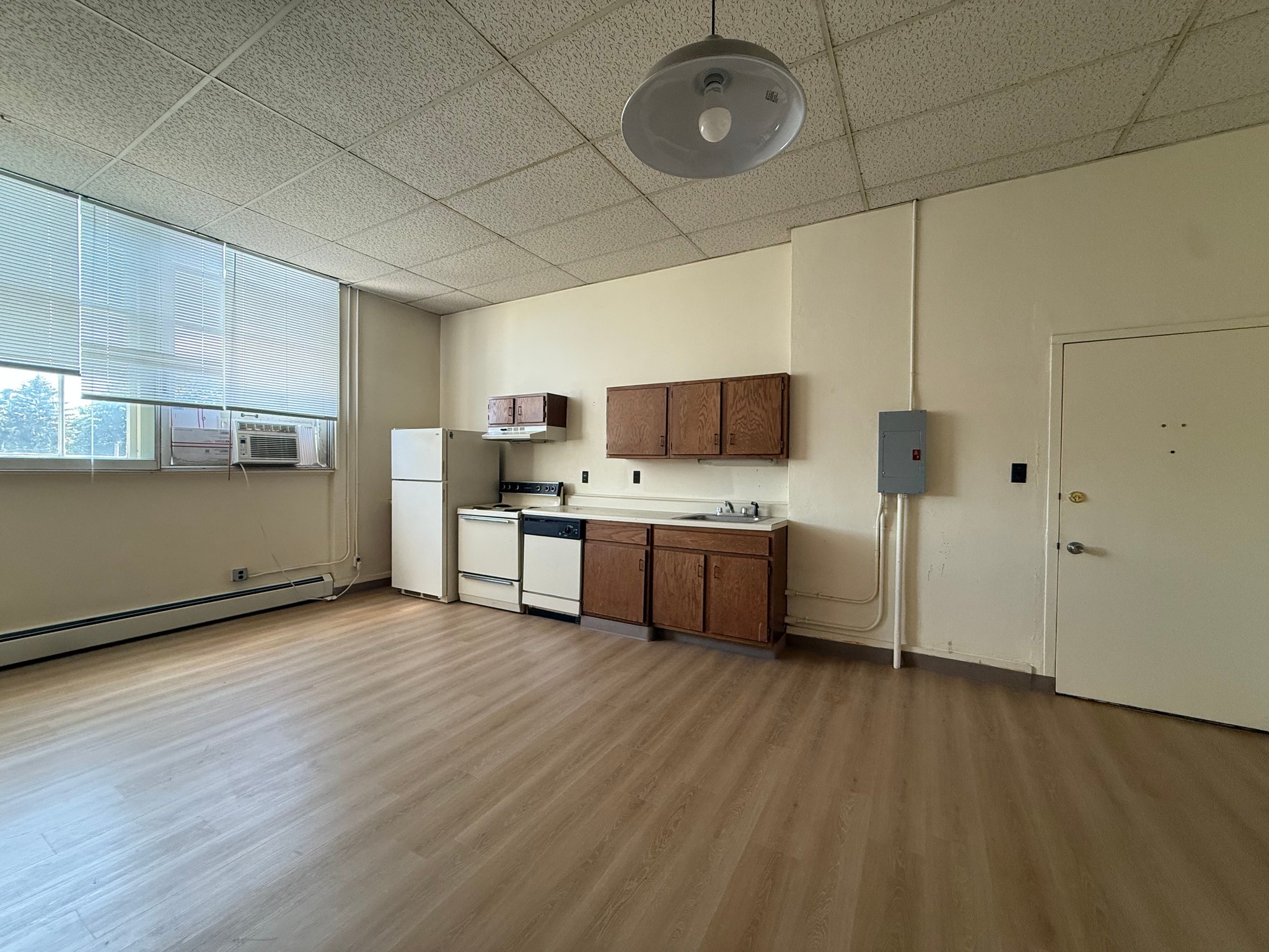whitesboro Apartment: 181 main st
