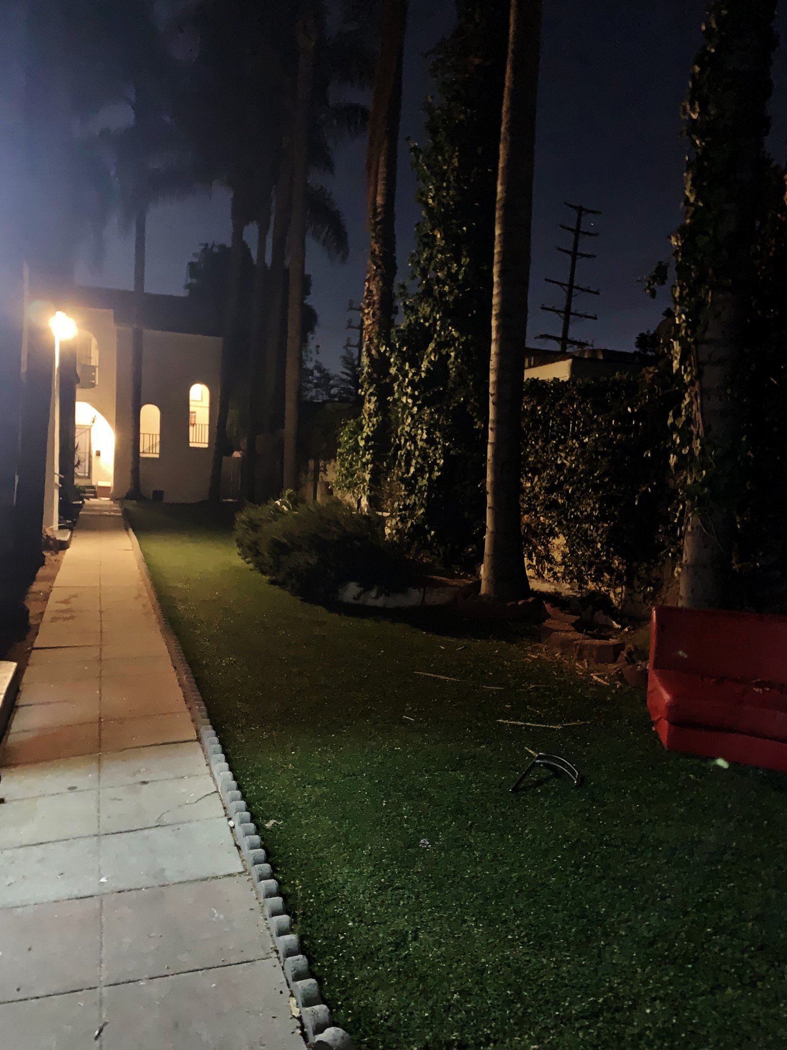 los angeles Apartment: 808 north poinsettia pl