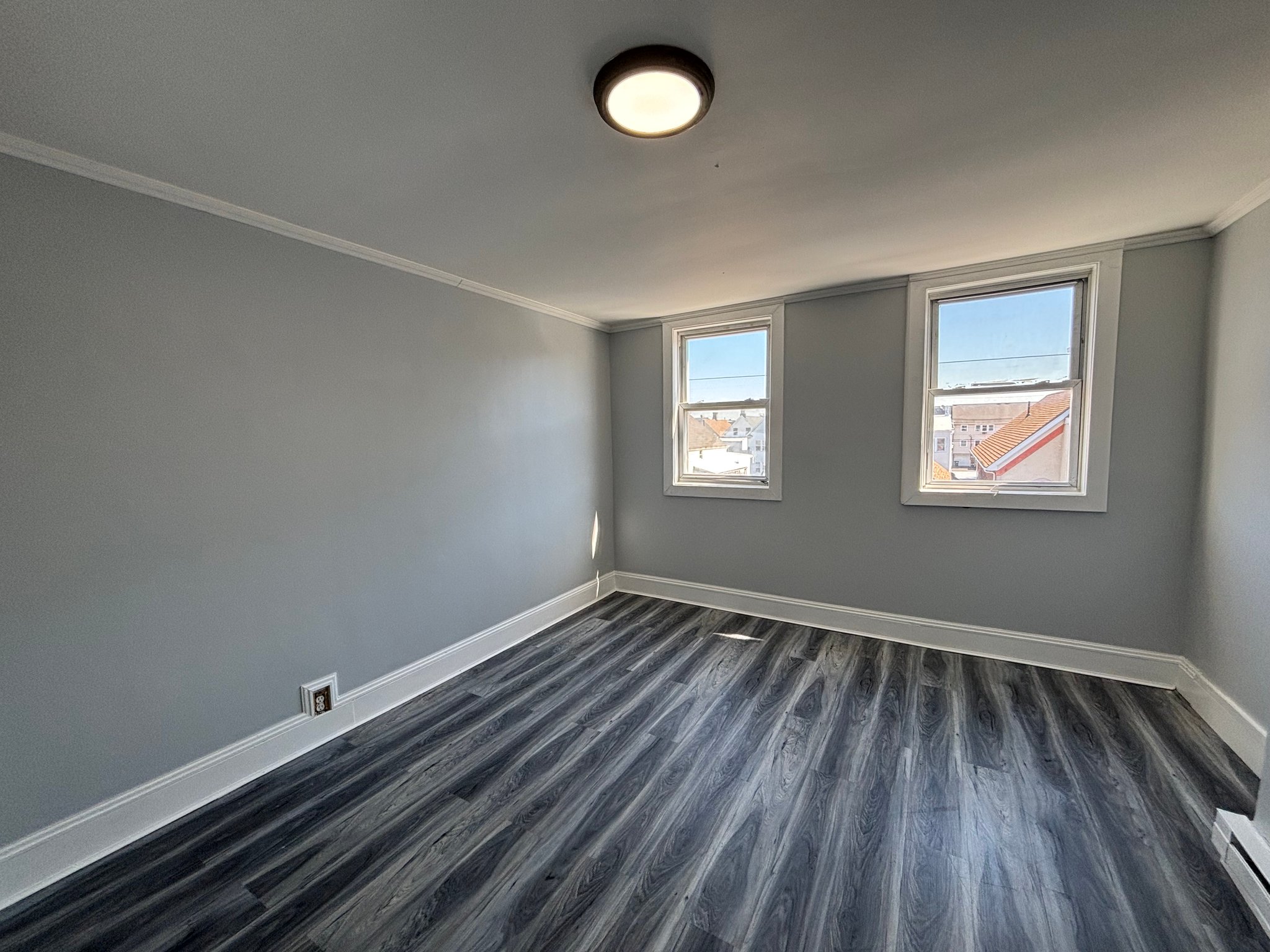 Elizabeth Multiplex: 516 E Jersey St