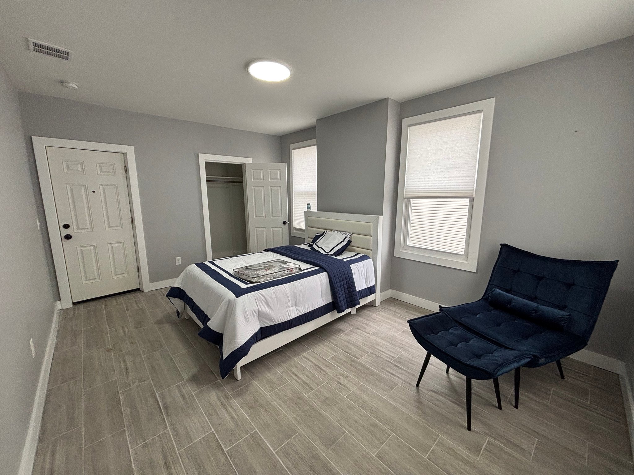 Elizabeth Single Room: 148 Chilton St