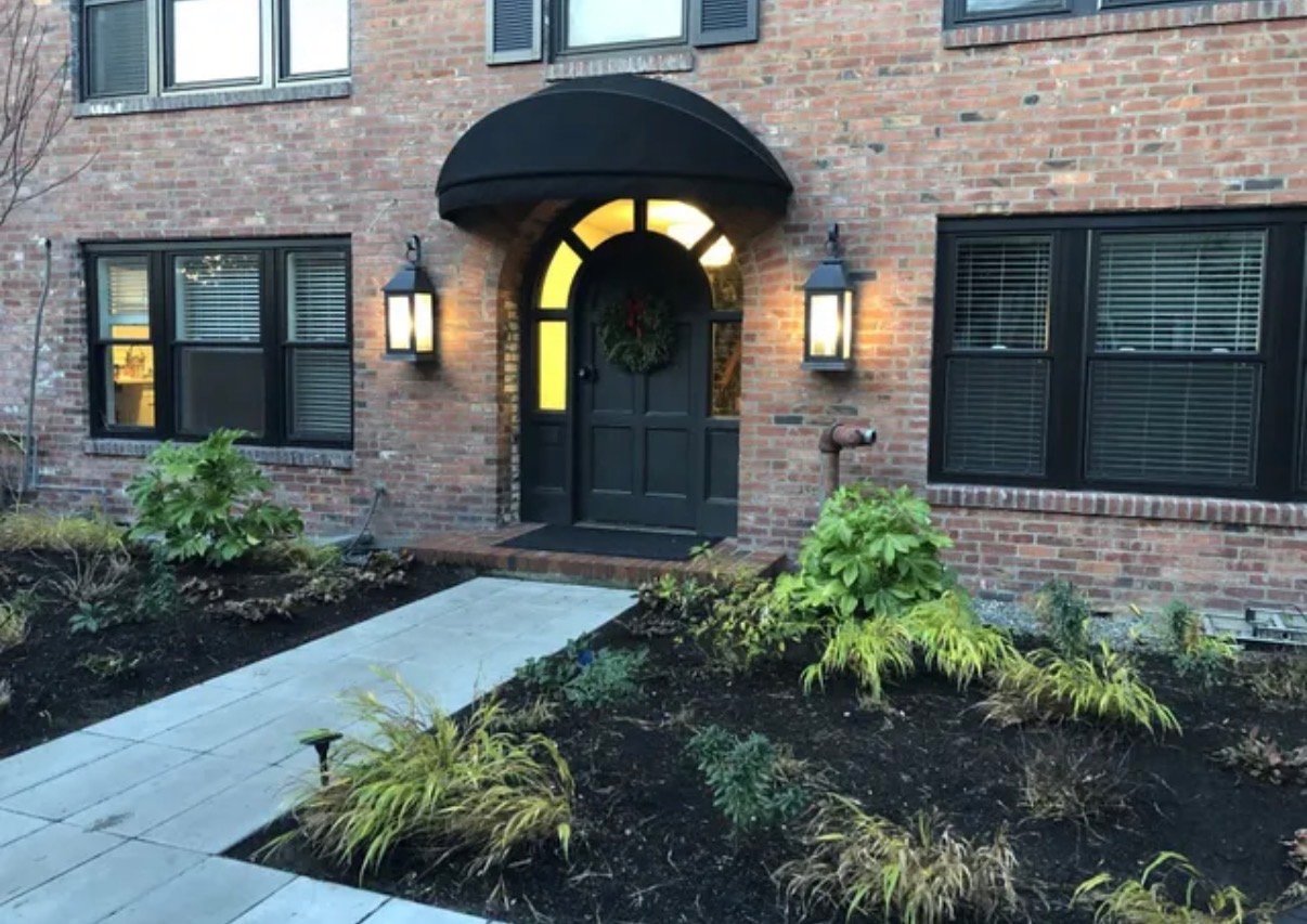 Seattle Apartment: 421 Summit Ave E