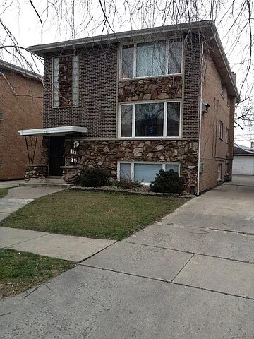 Calumet City Apartment: 307 Yates Avenue