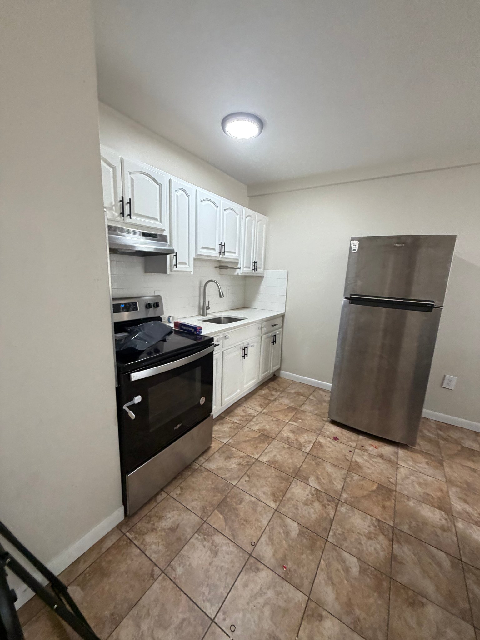 East Orange Apartment: 150 S Harrison St