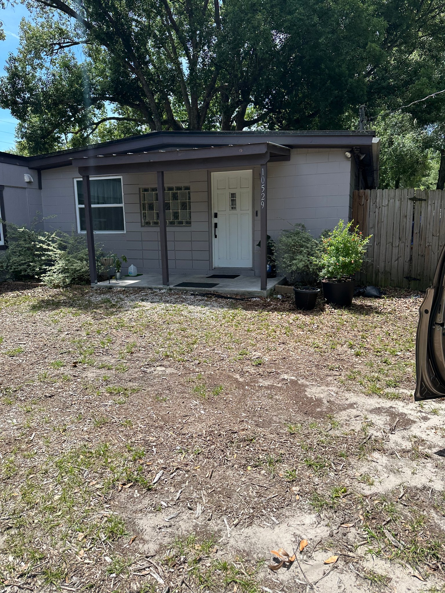 Jacksonville House: 10529 Keuka Dr