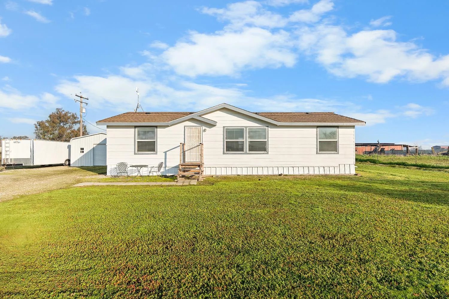 Lodi House: 12884 N Jack Tone Rd