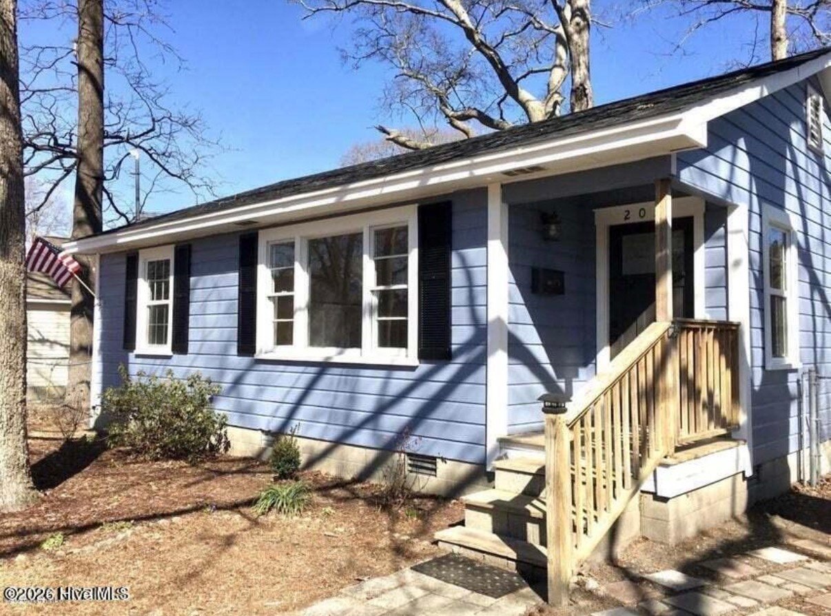 Jacksonville House: 203 Red Oak