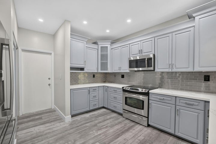 Coral Springs Townhome: 11908 Glenmore Drive 2-3