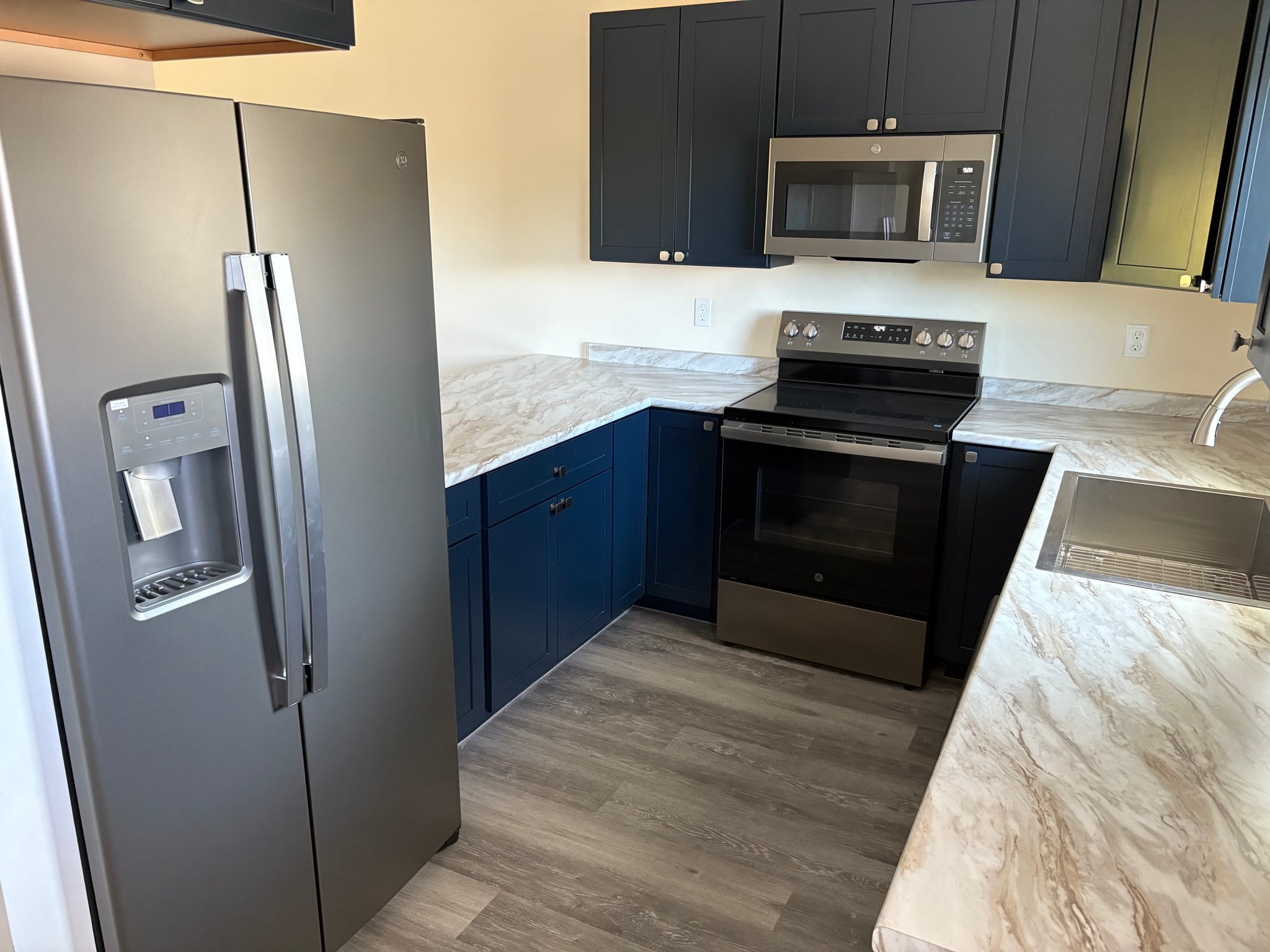 Blue Hill Apartment: 684 Pleasant St