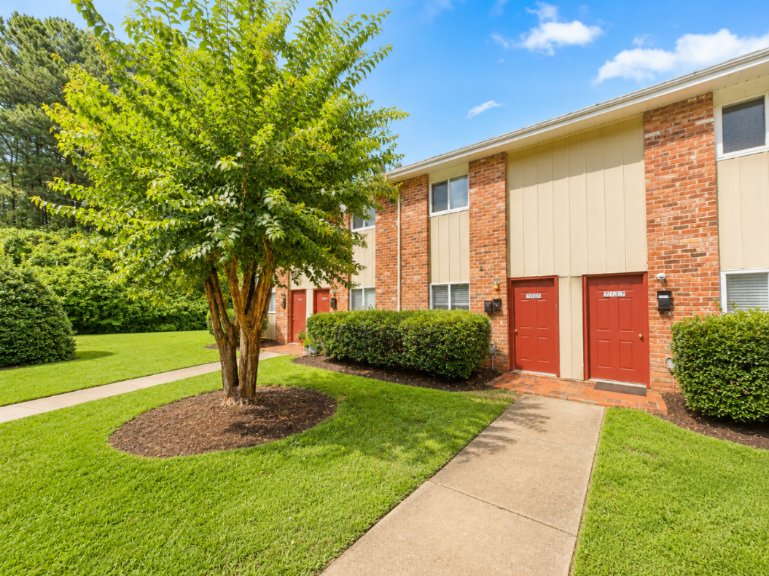 North Chesterfield Townhome: 7135 Wentworth St