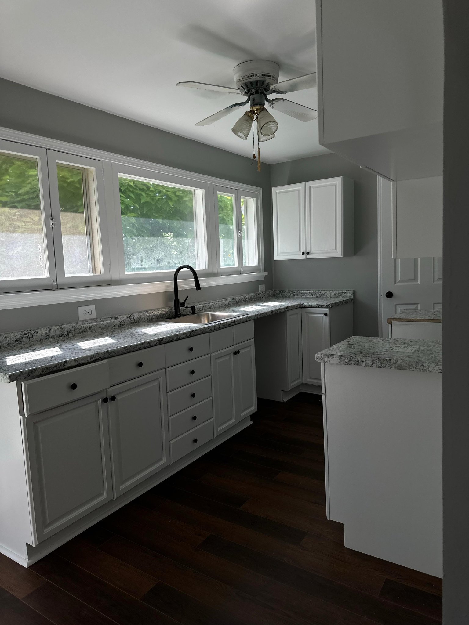 Bedford House: 472 Lamson Ave
