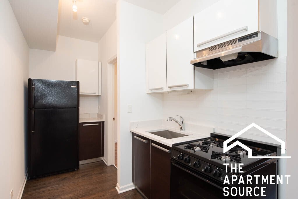 Chicago Apartment: 5054 North Winthrop Ave