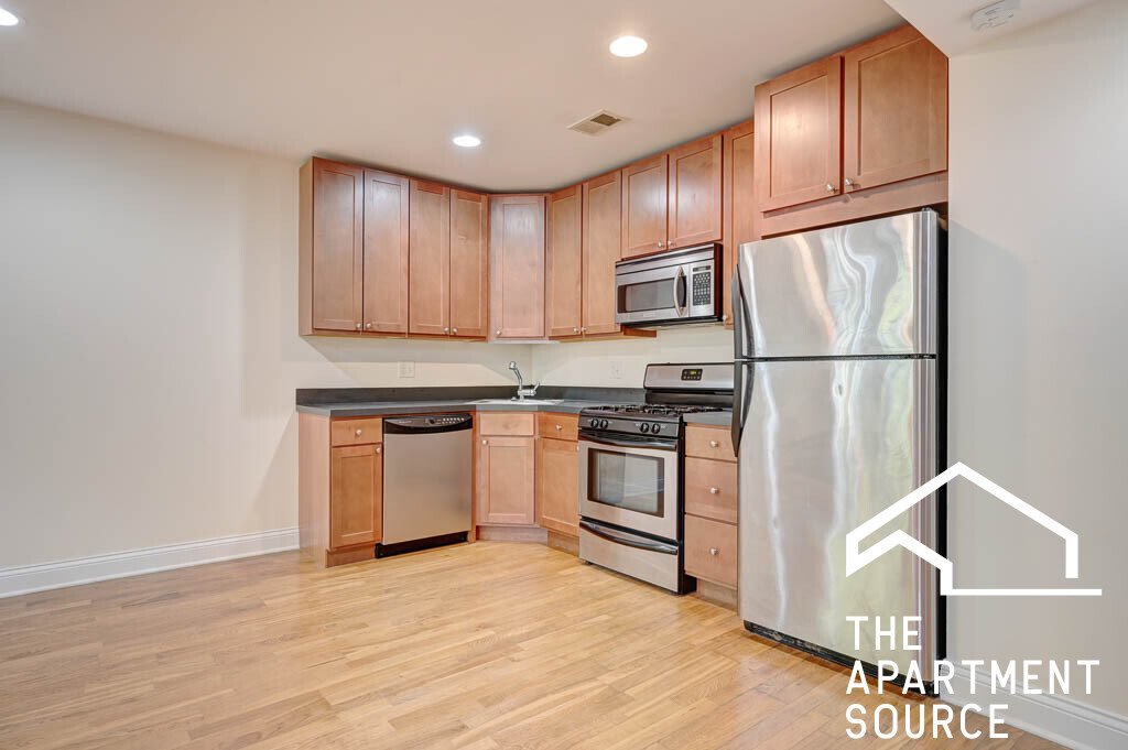 Chicago Apartment: 2834 North Albany Ave