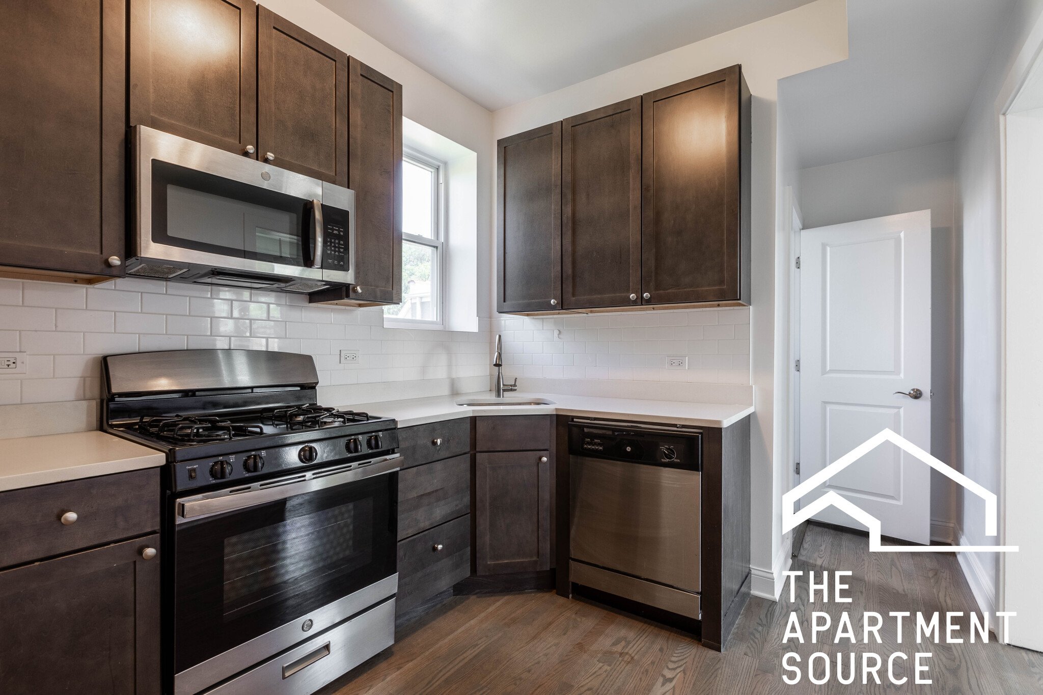 Chicago Apartment: 2814 North Troy St